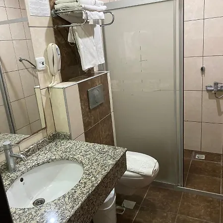 House מלון אלאניה
